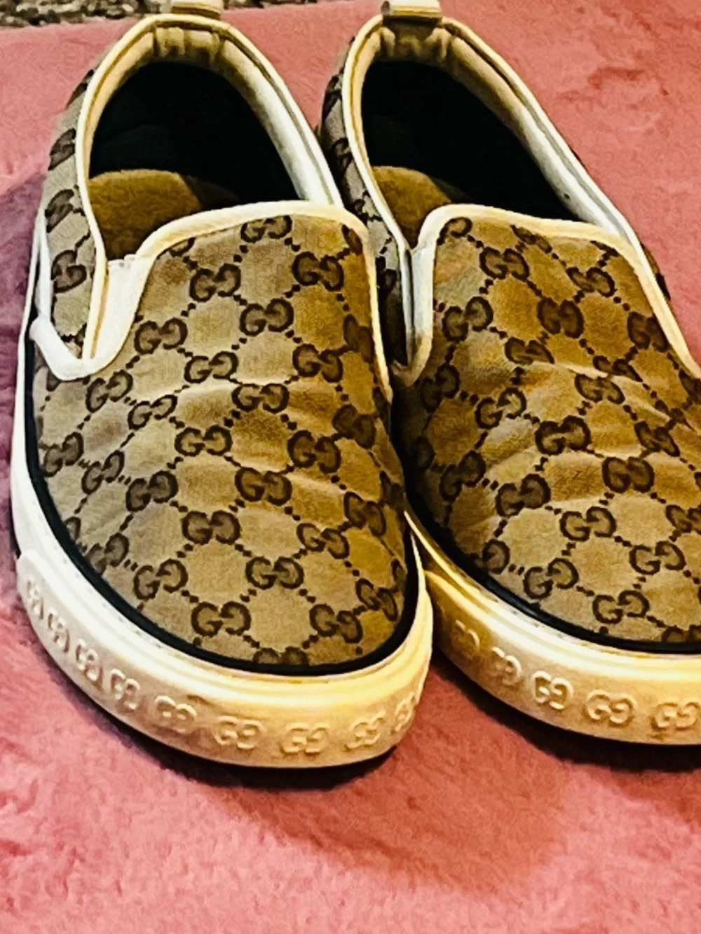 Gucci beige red